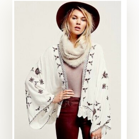 5th Ave., BoHo kimono women’s size medium, embroidered floral, print‎ open front - Picture 1 of 15